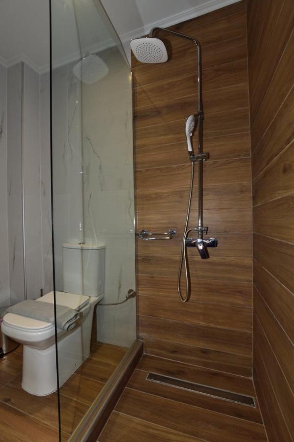 Gonis Grand Luxury Suite Palaiochora Bagian luar foto