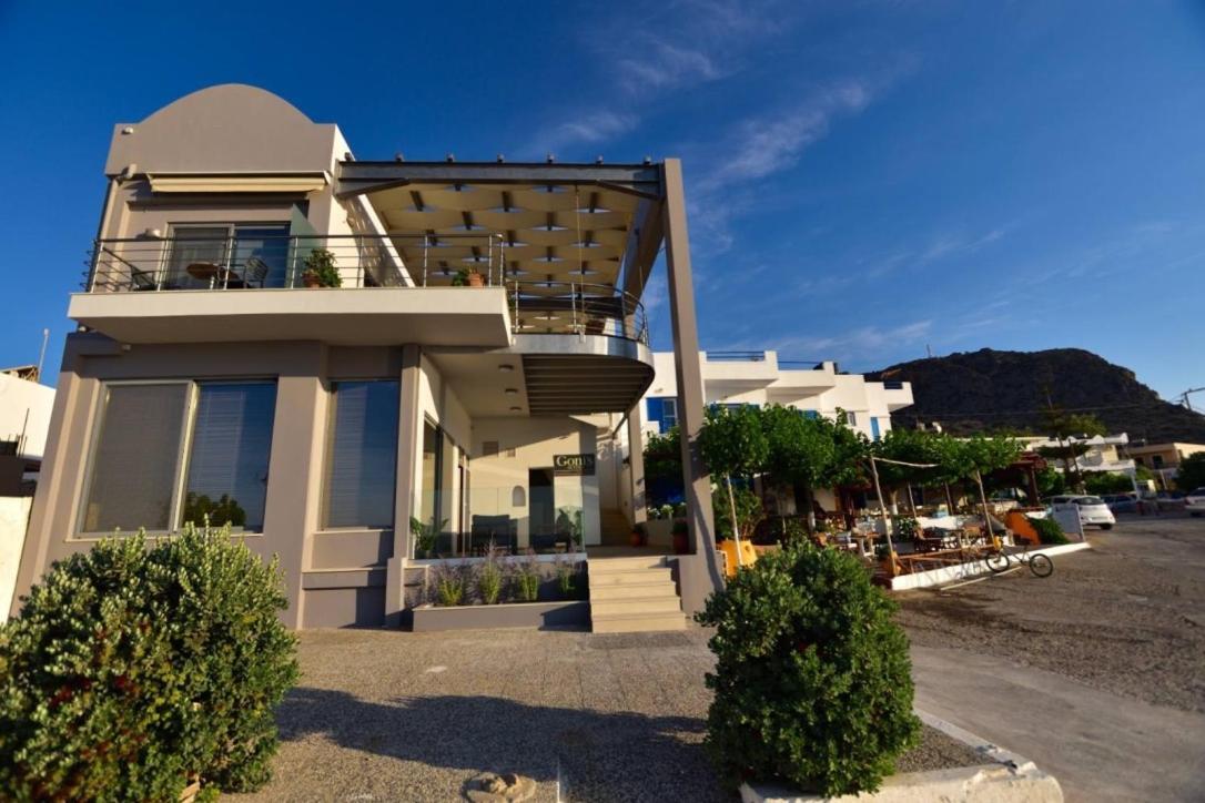 Gonis Grand Luxury Suite Palaiochora Bagian luar foto