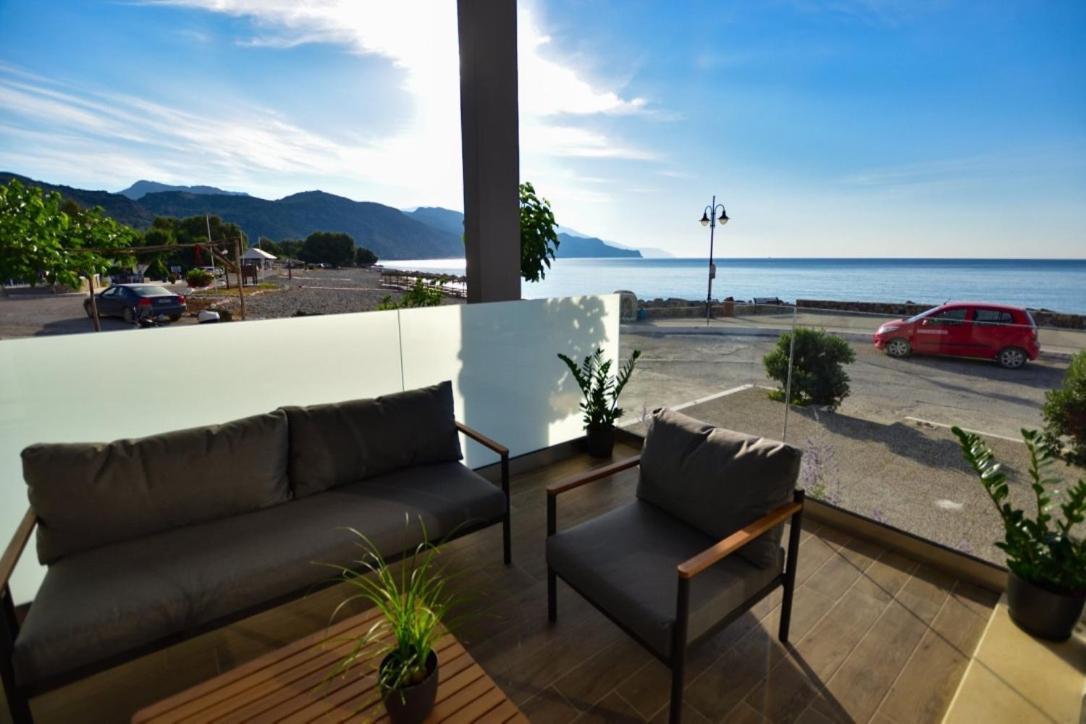 Gonis Grand Luxury Suite Palaiochora Bagian luar foto