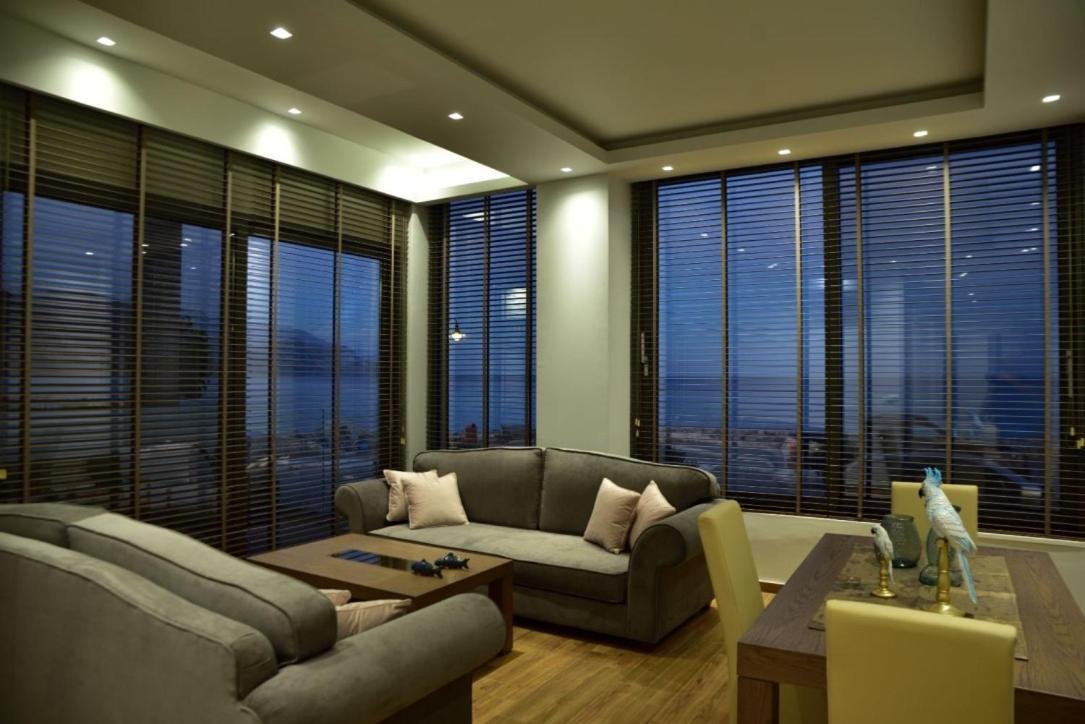 Gonis Grand Luxury Suite Palaiochora Bagian luar foto