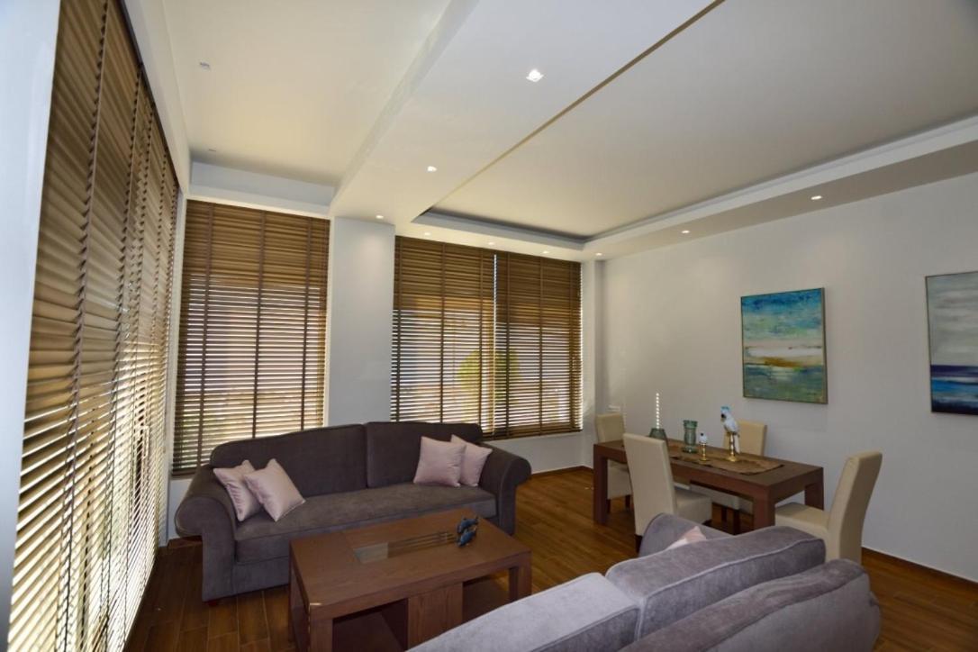 Gonis Grand Luxury Suite Palaiochora Bagian luar foto