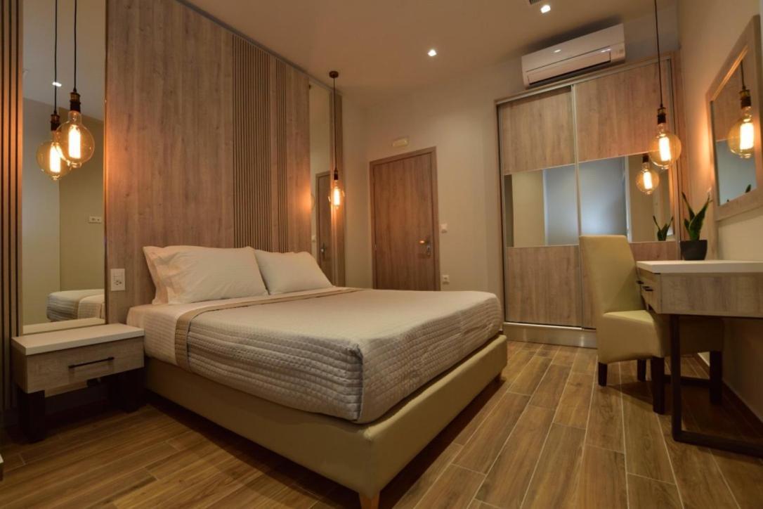 Gonis Grand Luxury Suite Palaiochora Bagian luar foto